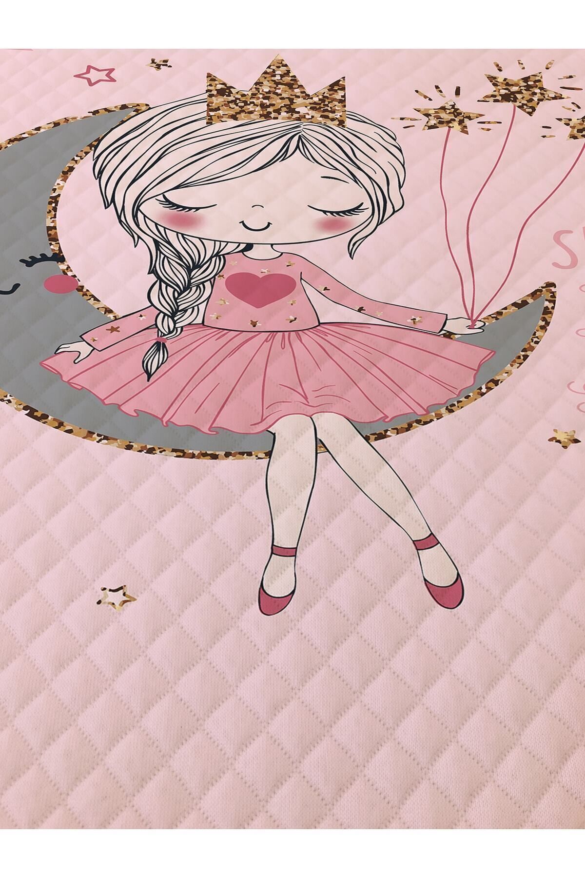 Evmila Ayda Oturan Kız Desenli Bebek Ve Çocuk Baskılı Tek Kişilik Pike Takımı 160x230 Pembe fotoğrafı 4 (önizleme)