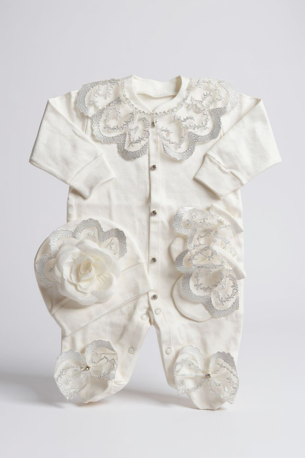 Şeker Tadında Tasarımlar Kız Bebek Beyaz Gül Detaylı Tulum Set fotoğrafı 7 (önizleme)