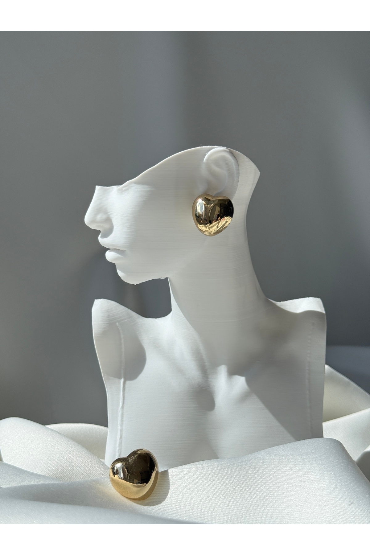 Gold Renk Bombe Kalp Model Küpe