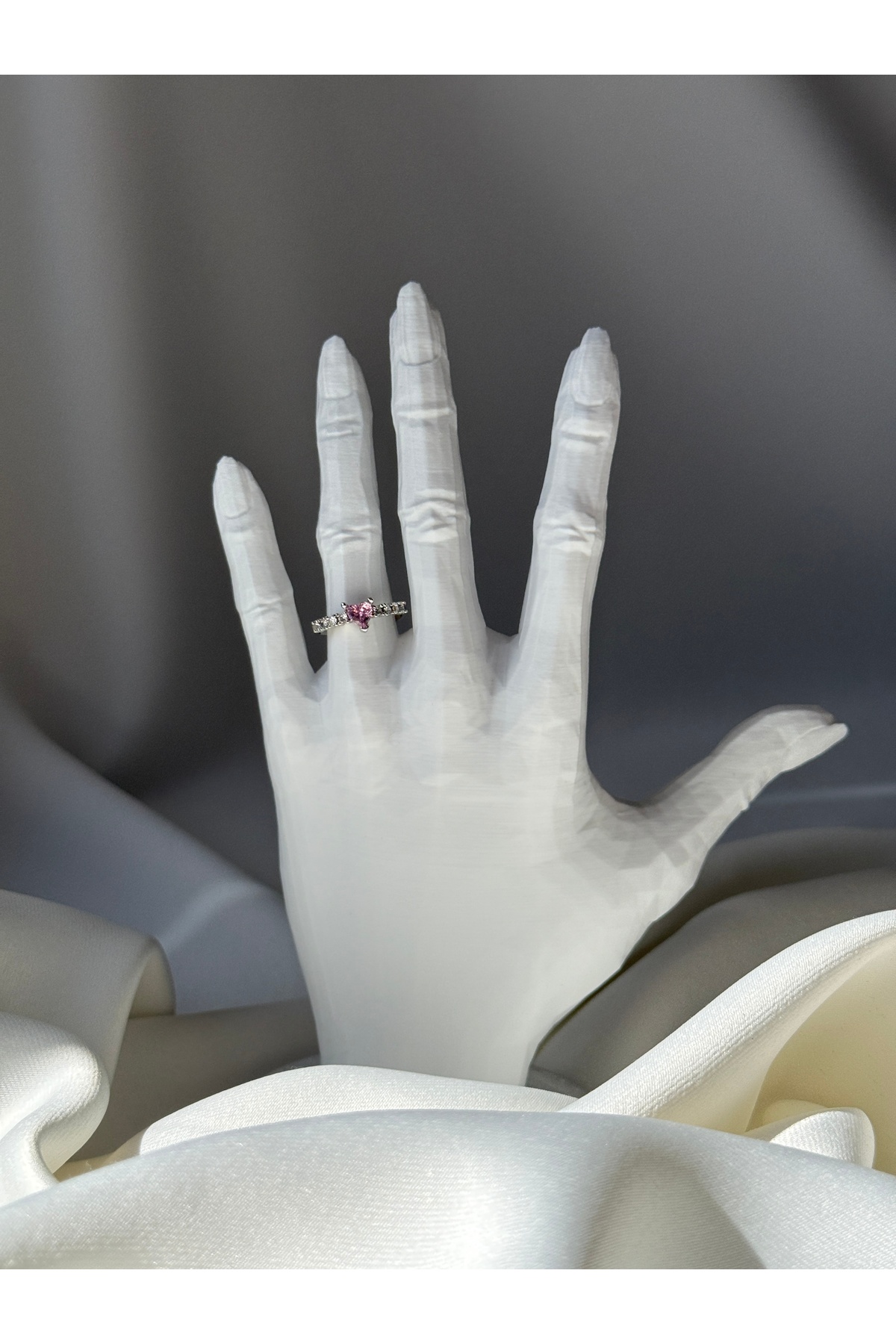 Gümüş Renk Zirkon Taşlı Pembe Kristal Kalp Model Yüzük