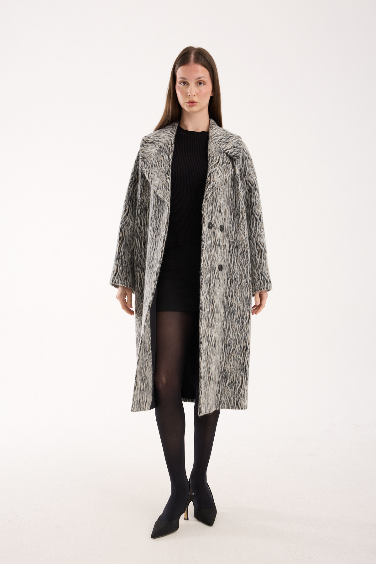 ŞEYDA ERTEM  GRİ YÜN LEOPAR DESENLİ MANTO - Görsel 3
