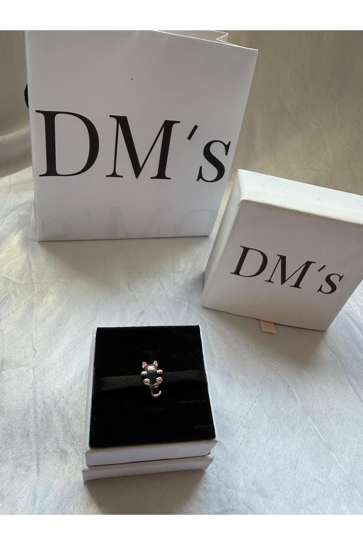 DM’s Silver Sarılan Kedi Gümüş Charm’ı