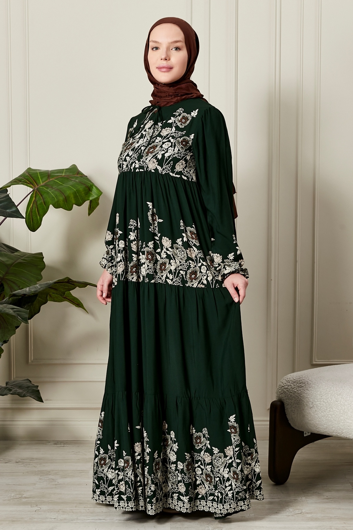 Eteği Kat Kat Çiçek Desenli Çingene Viskon Elbise Tesettür Elbise Anne Elbisesi Namaz Elbisesi