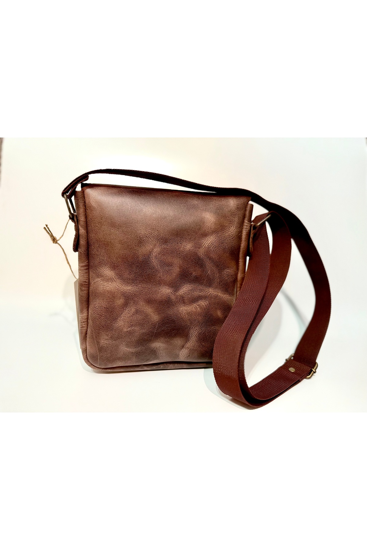 natderi Hakiki Deri Unisex Omuz Ve Postacı Çanta - Ayarlanabilir Askılı Acı Kahve Renk 20x25 Cm görsel 4
