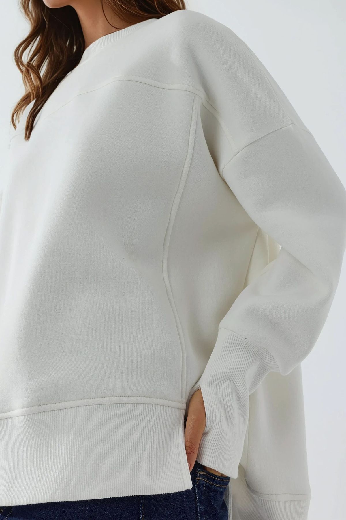 Hiccup Ön Yırtmaçlı Yuvarlak Yaka Büyük Boy Sweatshirt Beyaz görsel 2