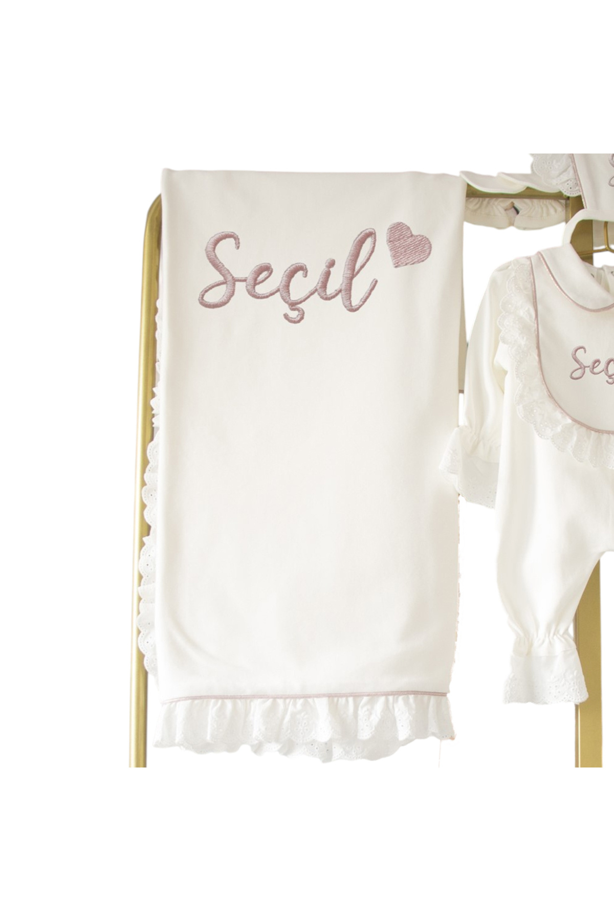 Mis Bebe Minik İnsanların Sarayı Fisto Detaylı Kalp Desenli Set | Kız Bebek İçin Romantik Yenidoğan Hediyesi fotoğrafı 6 (önizleme)