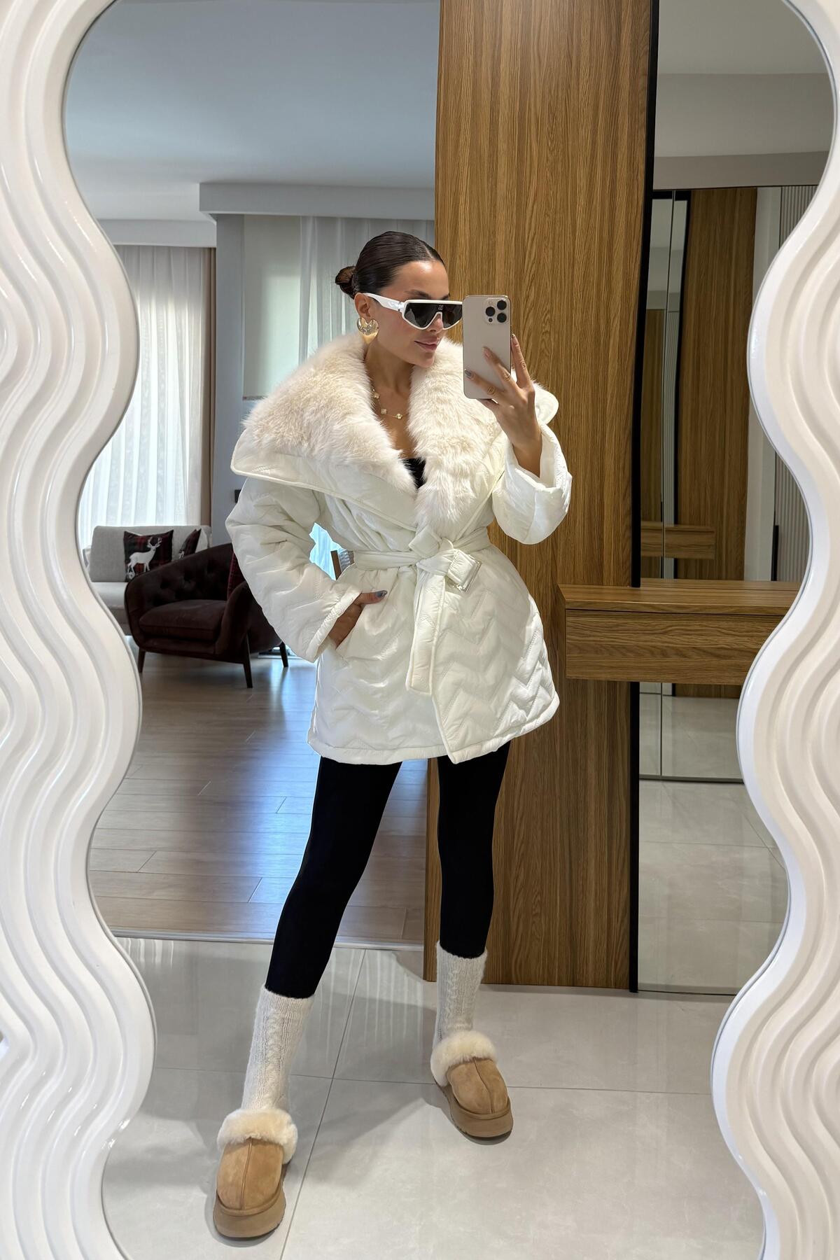 Gizem Ecemiş  Colmar Beyaz Kürklü Kemerli Şişme Mont - Görsel 2