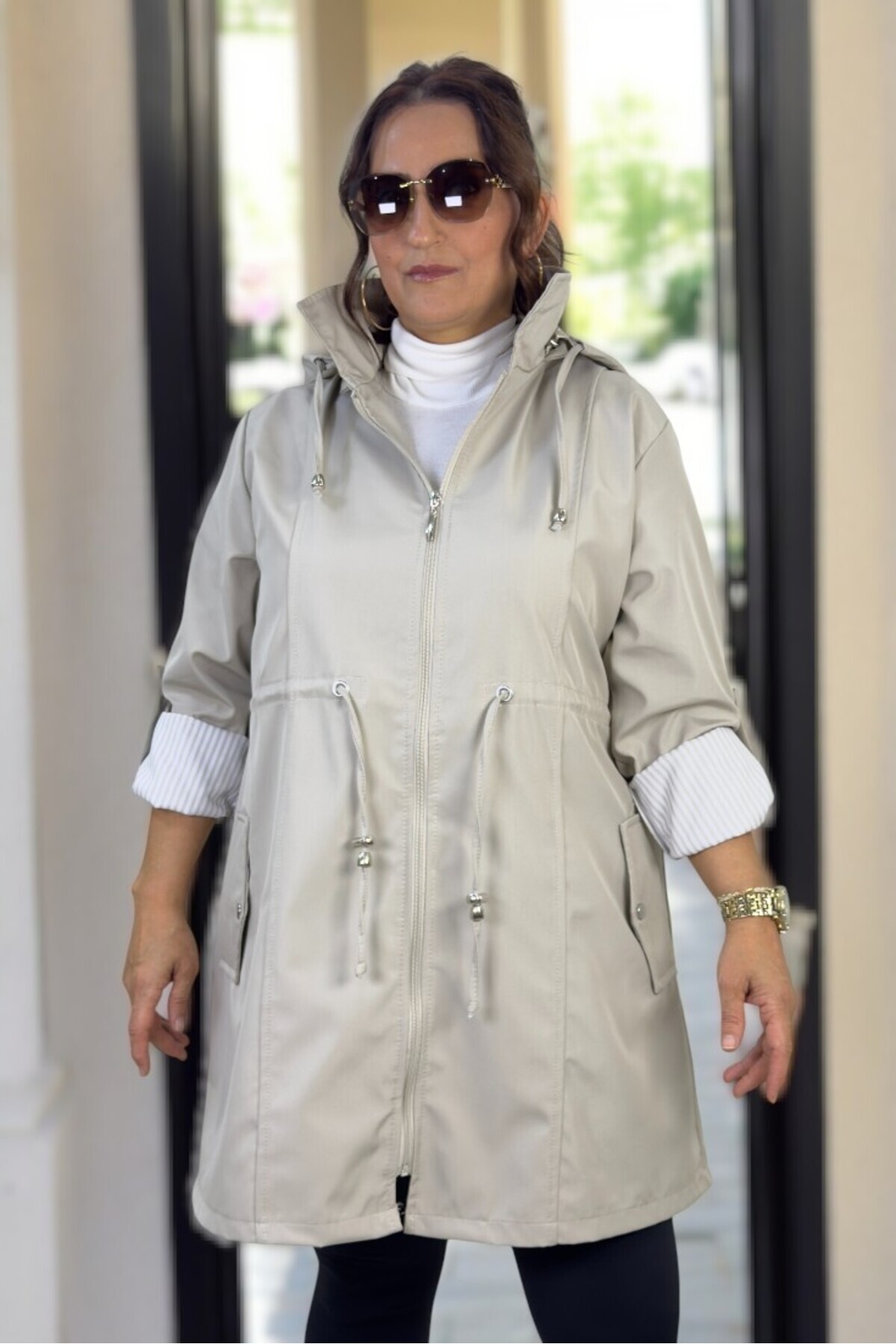 yagmurberen ÇIKARTILABİLİR KAPŞONLU KATLANABİLİR KOL DETAY BONDED KUMAŞ EKSTRA BÜYÜK BEDEN TRENÇKOT