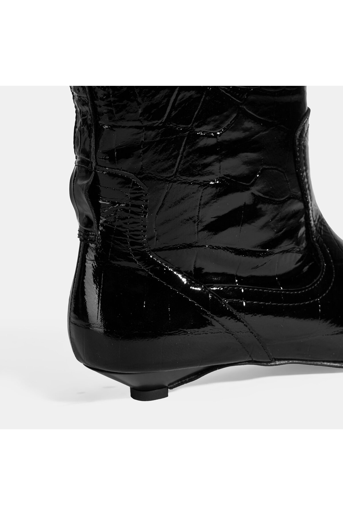 Desa  Kadın Siyah Kroko Baskılı İnce Topuklu Rugan Deri Çizme - Görsel 6