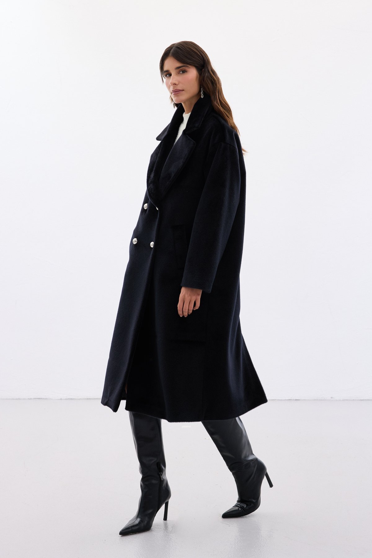 Sateen  Düğme Detaylı Uzun Kaban - Siyah - Görsel 4