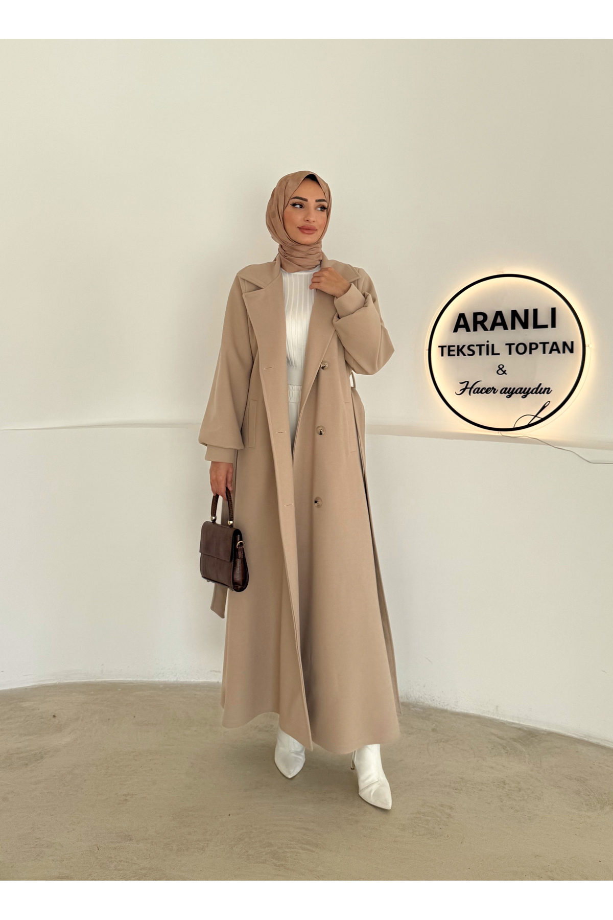 hacer ayaydın  Tam Boy Tesettür Kaşe Kaban/Manşetli Kuşaklı Kaşe Kadın Kaban - Görsel 6