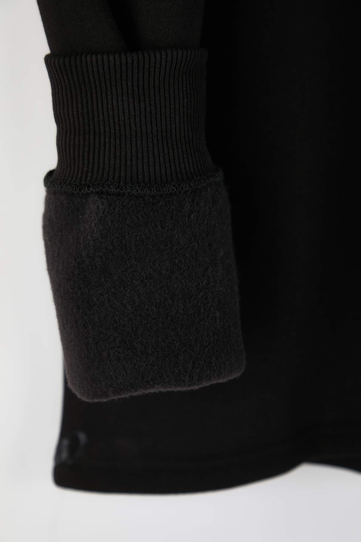 Trendyolmilla  Siyah Yaka Detaylı Dik Yaka Yeni Oversize/Geniş Kesim Kalın/İçi Polarlı Sweatshirt TMNAW26SW00003 - Görsel 8