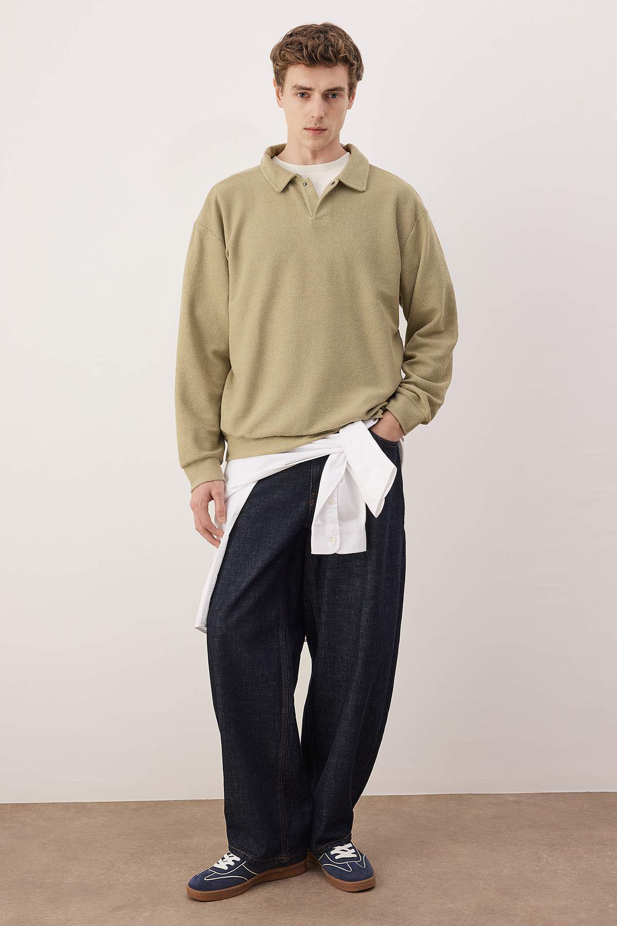 Trendyolmilla Man Taş Yeni Oversize/Geniş Kesim Polo Yaka Kalın Çıtçıtlı Sweatshirt TMNAW26SW00051