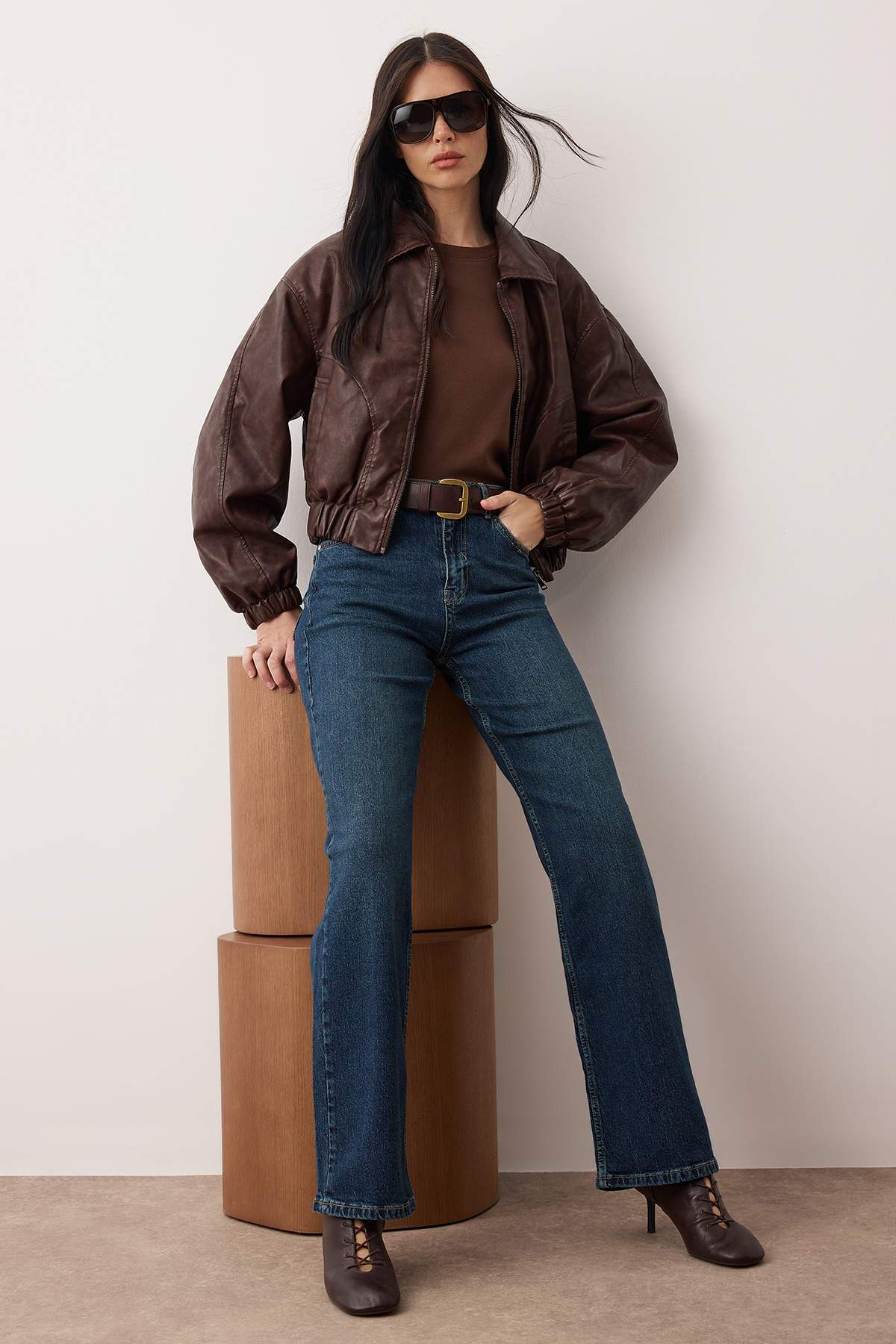 Trendyol Collection Dunkelblaue, bequeme/flexible Palazzo-Jeans mit weitem Bein und hoher Taille TWOAW26JE00084