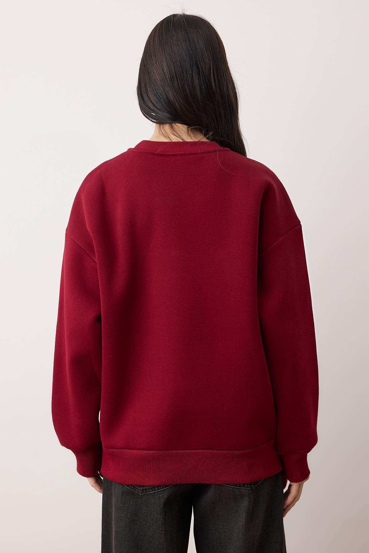 Trendyolmilla  Bordo Ekose Nakışlı Oversize Kalın İçi Polarlı Örme Sweatshirt TWOAW26SW00231 - Görsel 4