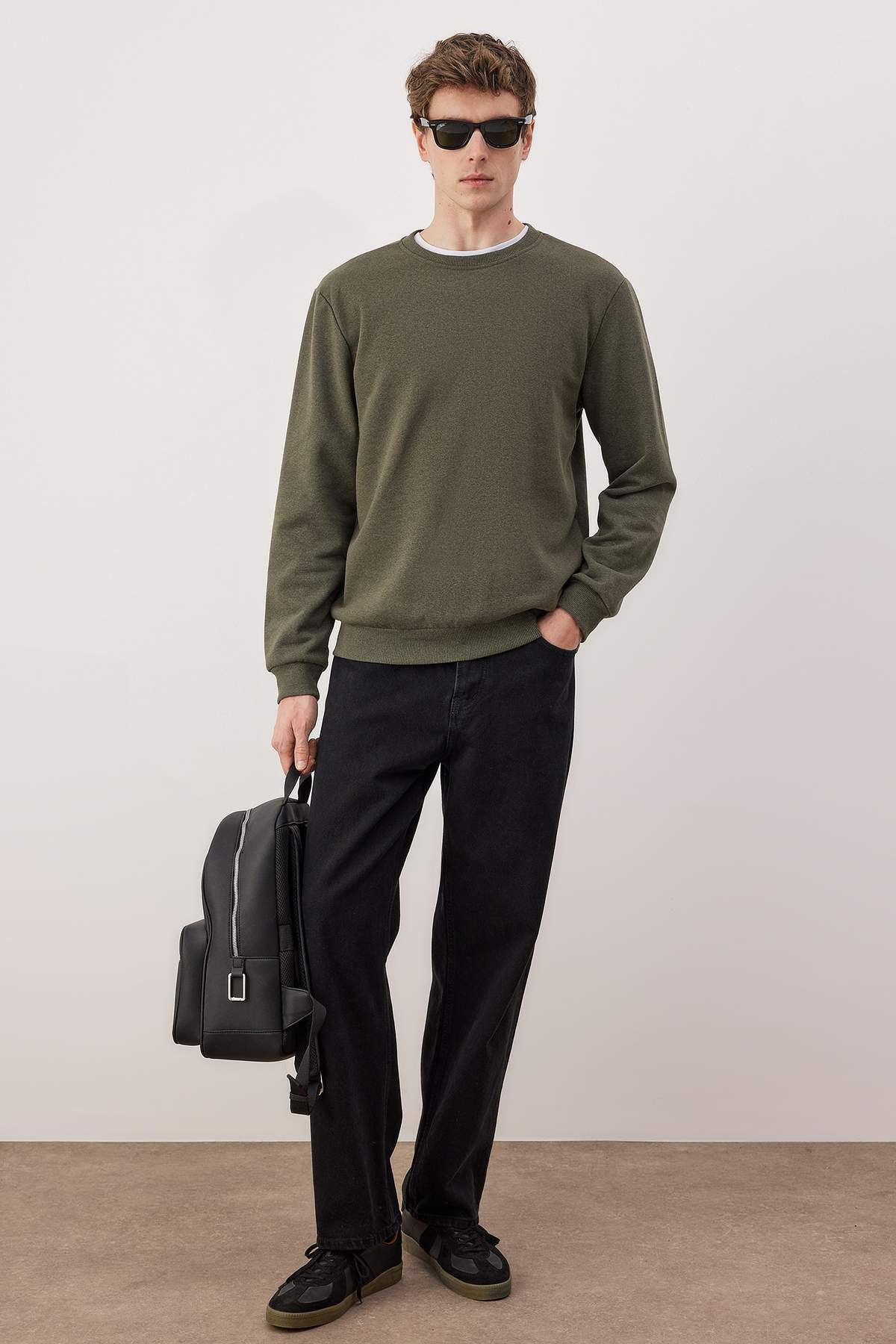 Trendyolmilla Man Haki Regular/Normal Kesim Bisiklet Yaka Kalın/İçi Şardonlu Sweatshirt TMNAW26SW00018