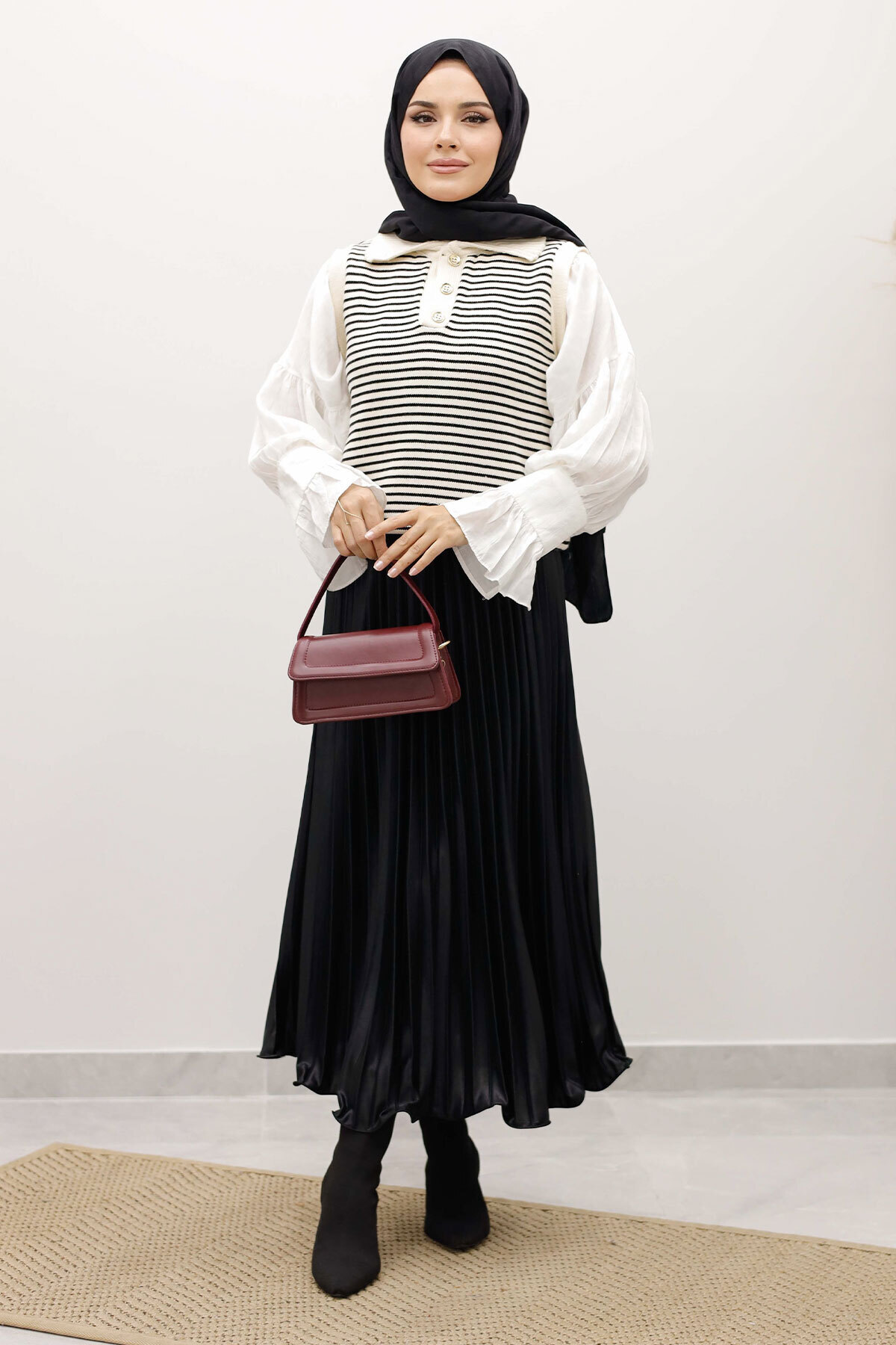 Tesettür Dünyası Çizgili Triko Süveter TSD250239 Bej