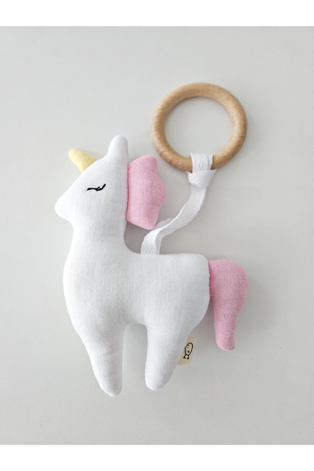 O&G Collection Unicorn %100 Pamuklu Organik 4 Katlı Multi Müslin Ahşap Diş Kaşıyıcı Oyuncak / Bebek Odası Dekor fotoğrafı 2 (önizleme)