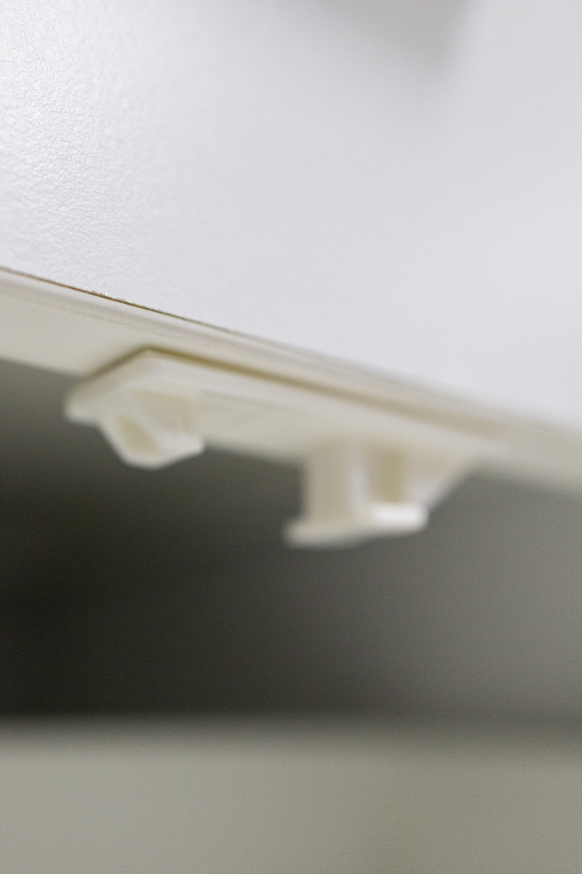 Miningaa 2 Adet Kolay Kullanım Beyaz Renk Gizli Dolap içi Ve Çekmece Kilit (EV OFİS İŞ YERİ ÇOCUK ODASI) fotoğrafı 6 (önizleme)