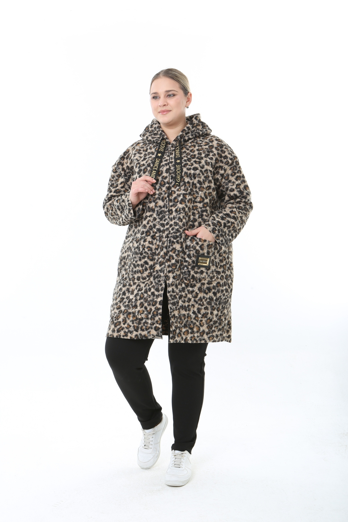 XL Modam KADIN PONPON KAŞE KAPÜŞONLU BÜYÜK BEDEN LEOPAR DESEN KABAN
