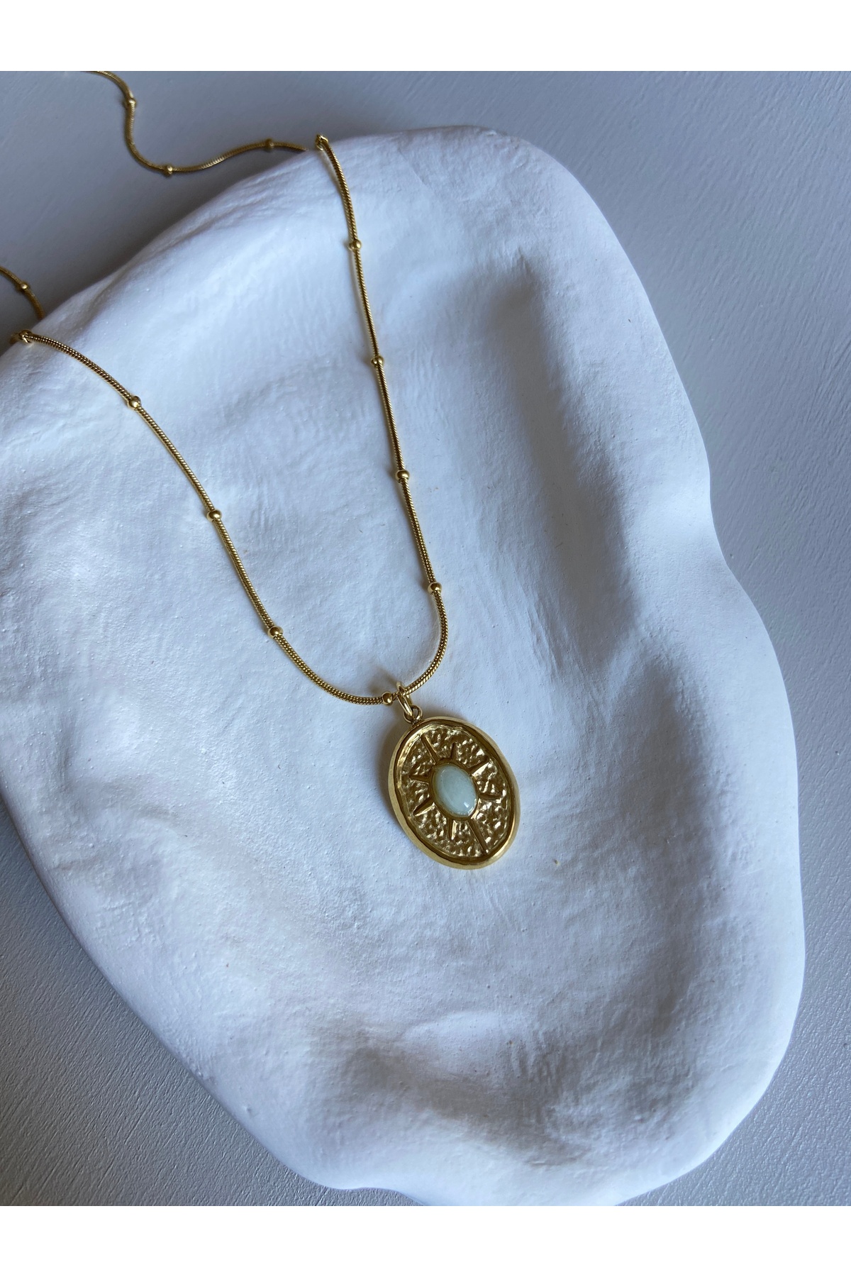 Oval Plaka Opal Taşlı Yılan Zincir Çelik Kadın Kolye (40 + 5 cm) – Sevgililer Günü Özel - Detay Görseli 1