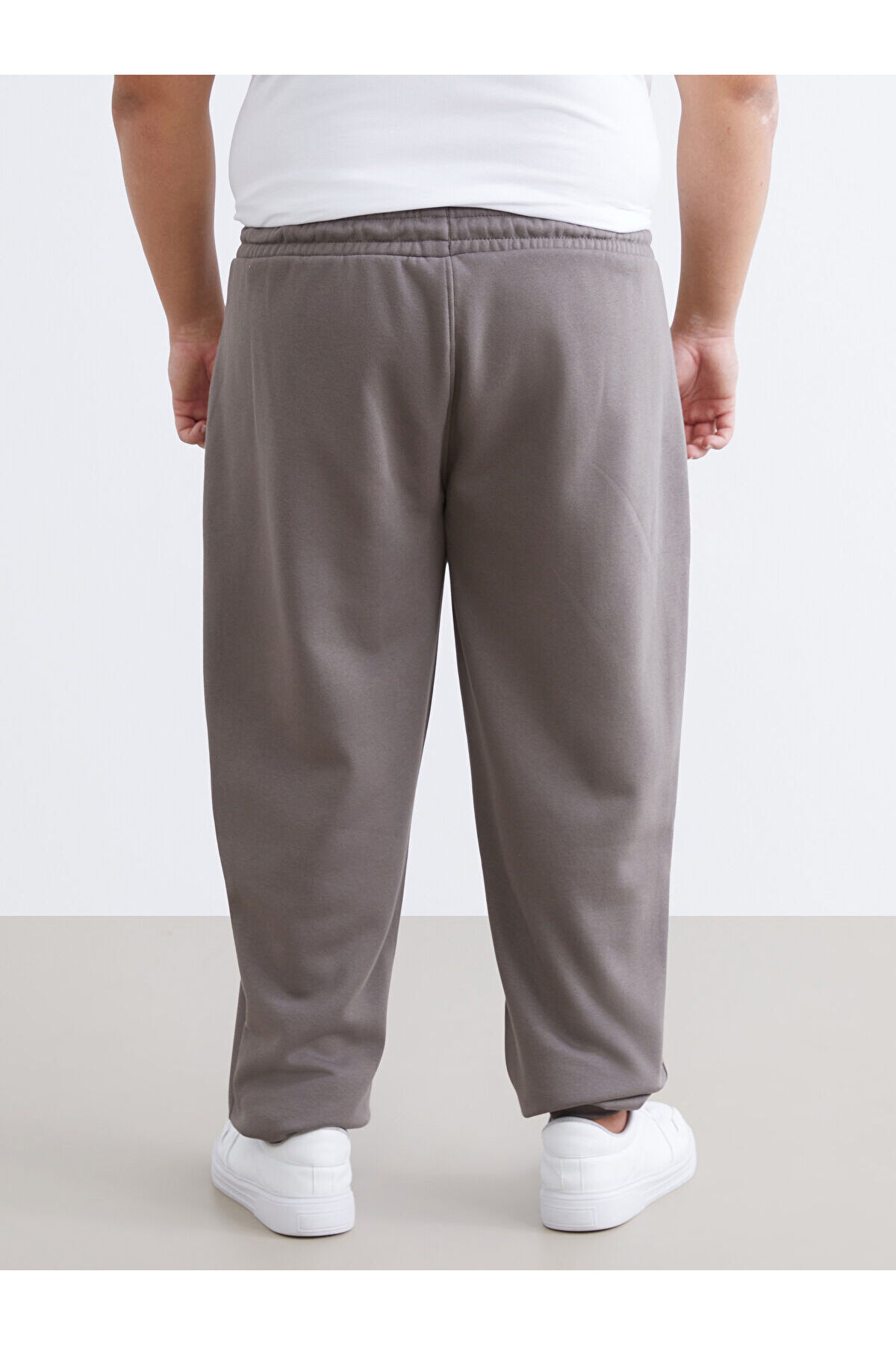 LC Waikiki LCWAIKIKI Classic Standart Kalıp Erkek Jogger Eşofman Altı görsel 4
