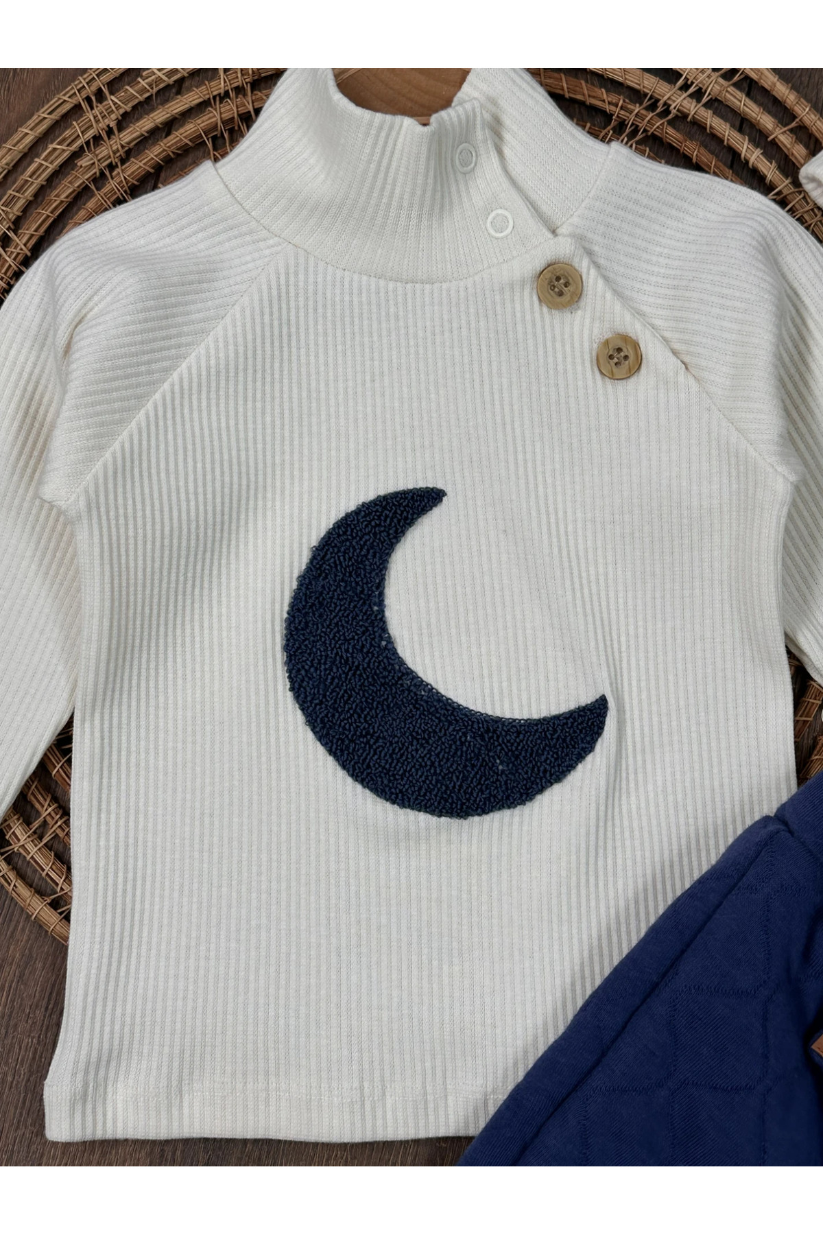 Bolly Baby Kapitone Salopet Çam Nakışlı Bereli Balıkçı Yaka Badi Kışlık 3lü Erkek Bebek Takım fotoğrafı 6 (önizleme)