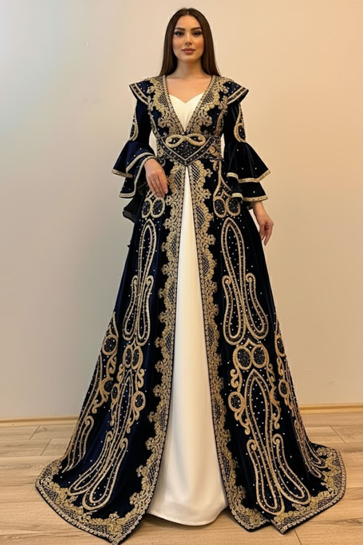 ZK ZÜMRÜT KAFTAN Lacivert Altın İşlemeli Bindallı Kaftan Kına Gecesi & Gelin Elbisesi Seti - Taç, Kemer, Kolye Dahil