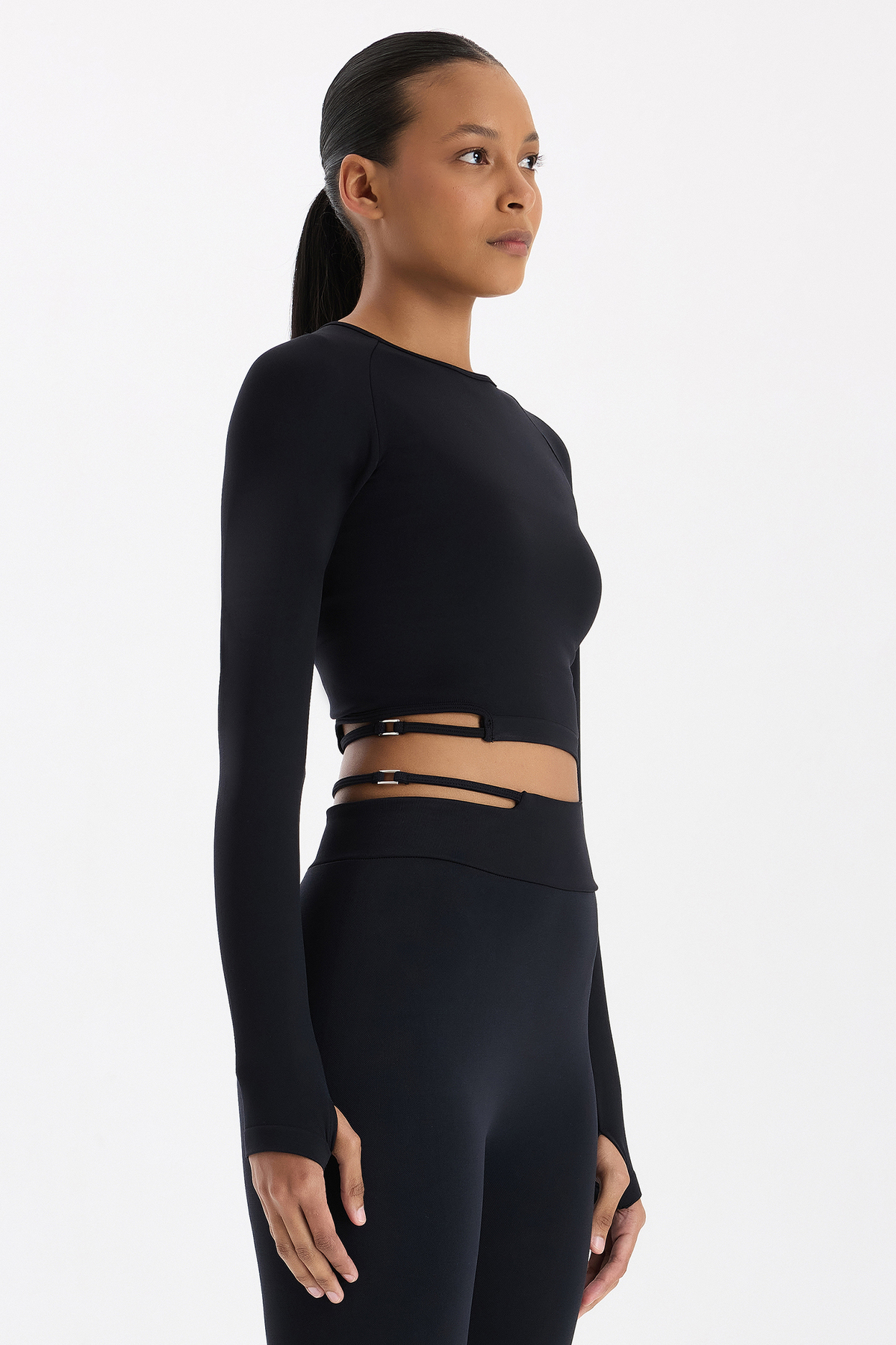 COMEUP Tokalı Parmak Geçmeli Crop Top Siyah görsel 4