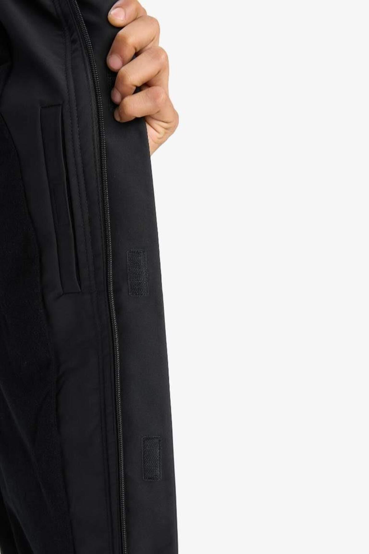 DeFactoFit Su İtici Regular Fit Polar Kapüşonlu Fermuarlı Yağmurluk (25 AU) görsel 7