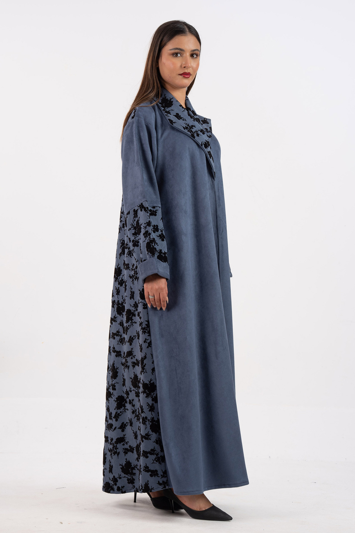 عباية هتان باللون السماوي