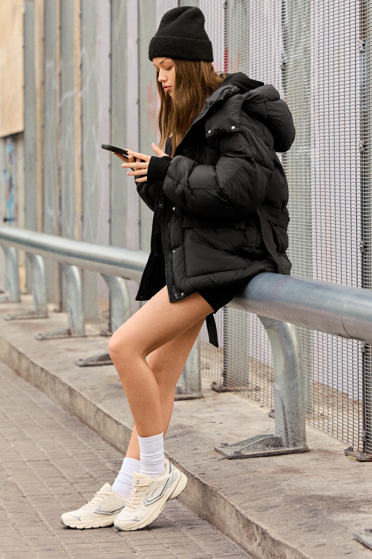 Bershka Kemerli 3/4 şişme kaban