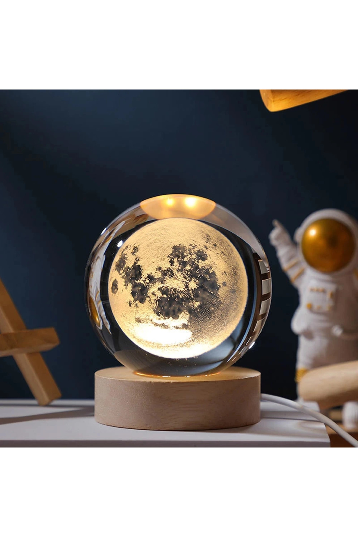 YNT Ahşap Altlıklı Dolunay Cam Küre
