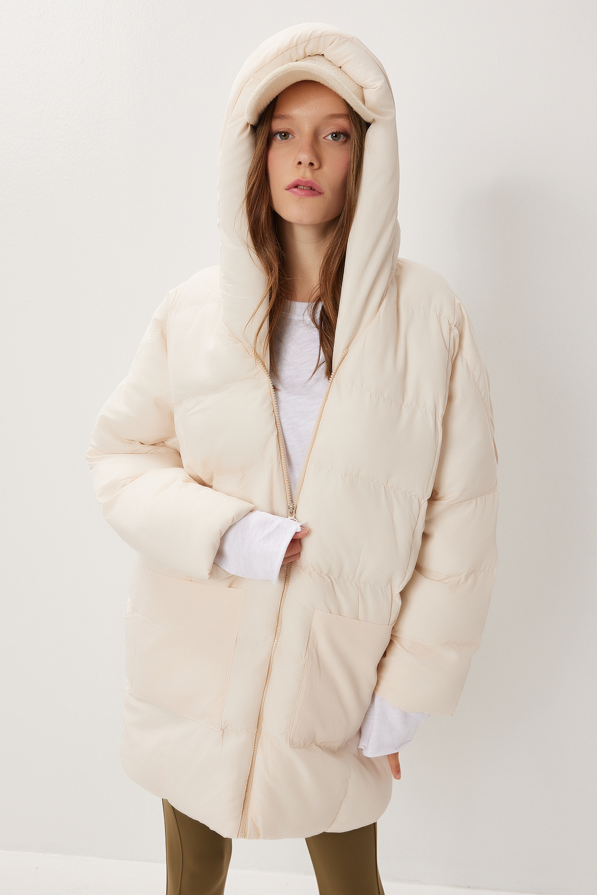 Lovelyİstanbul  Kapüşonlu Oversize Şişme Mont LNT0014 KREM - Görsel 5