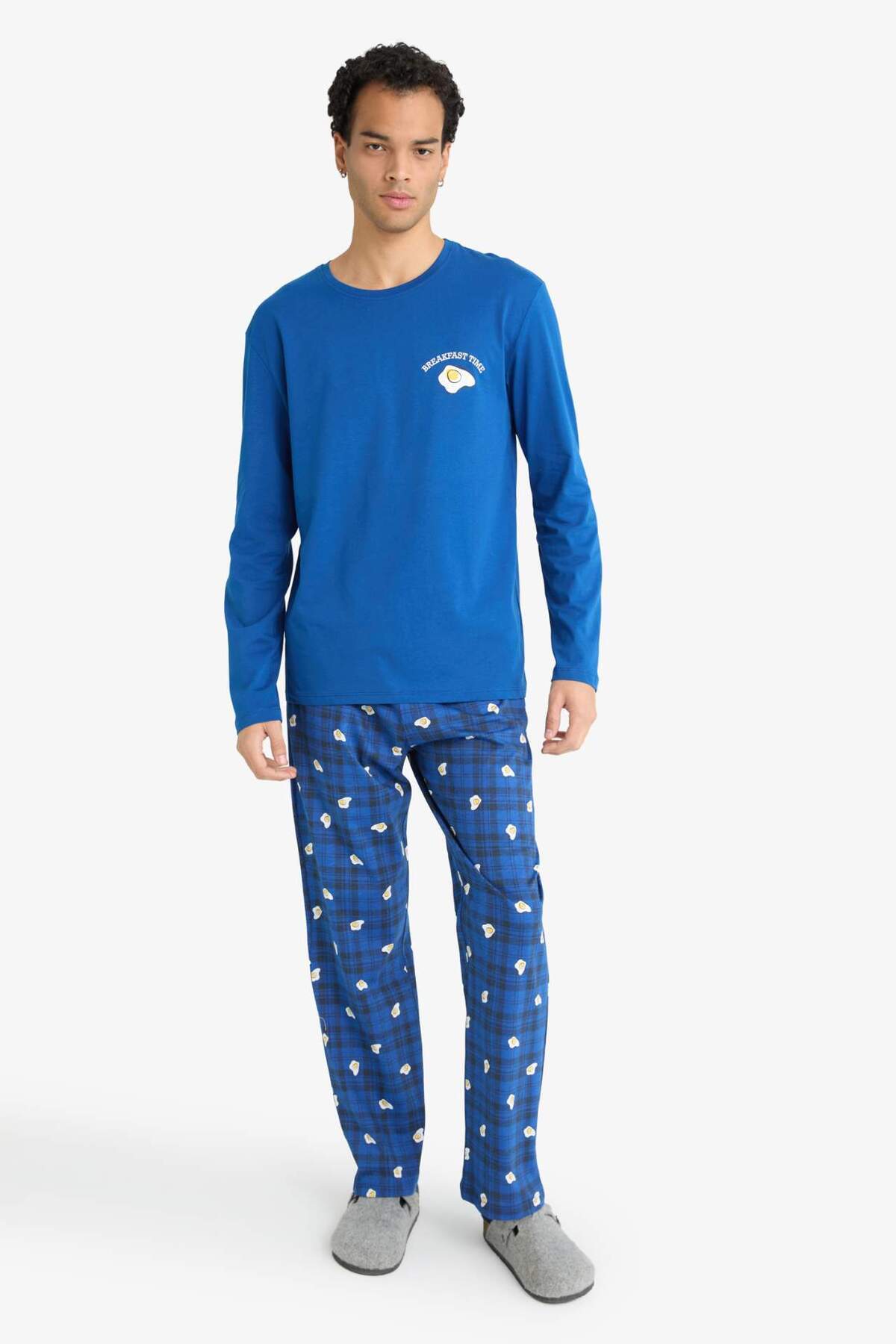 DeFacto Pijama Takımı Regular Fit Baskılı Uzun Kollu Üst Desenli Uzun Alt G2641AX25WN