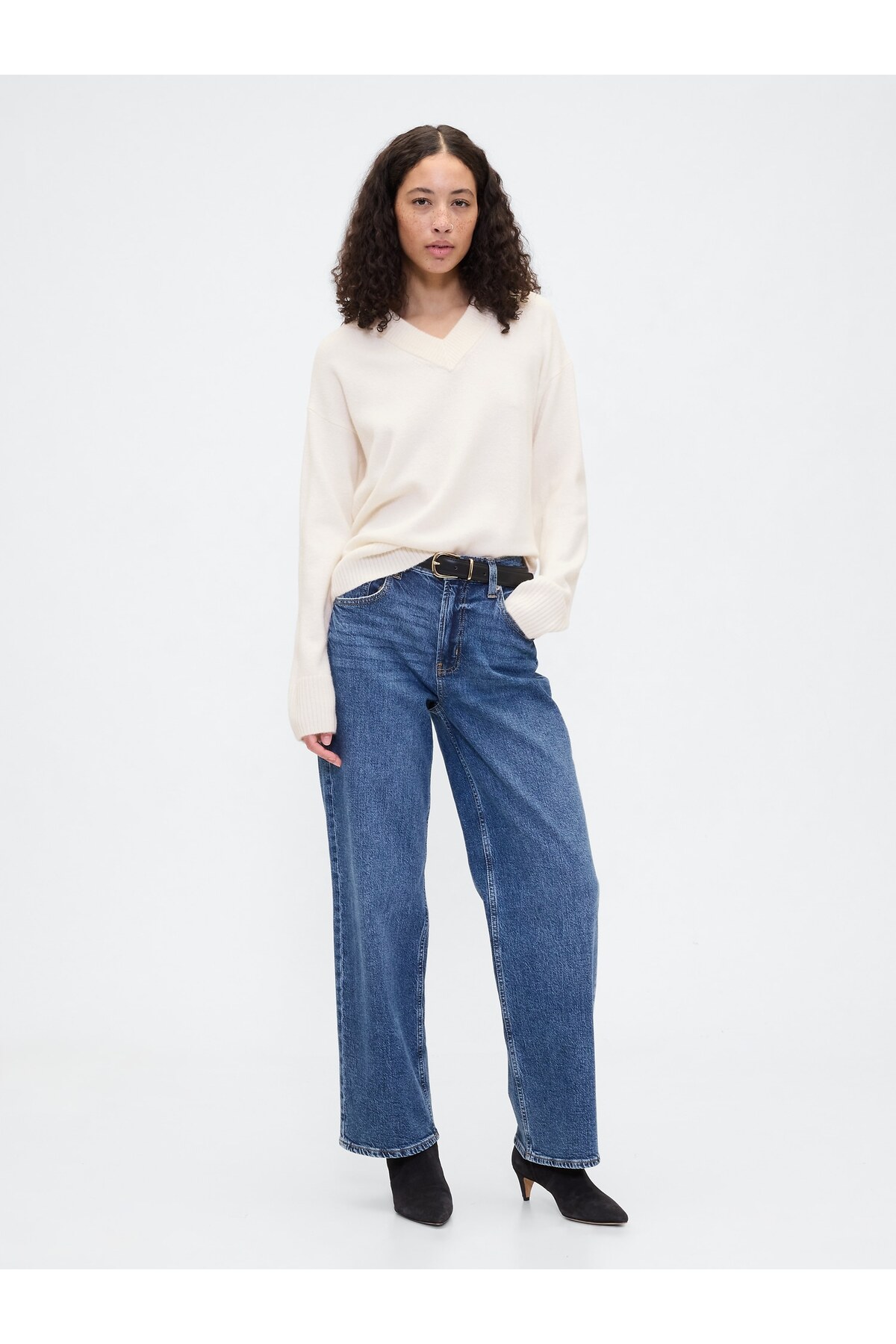 GAP  Kadın Beyaz Oversized V Yaka Kazak - Görsel 4