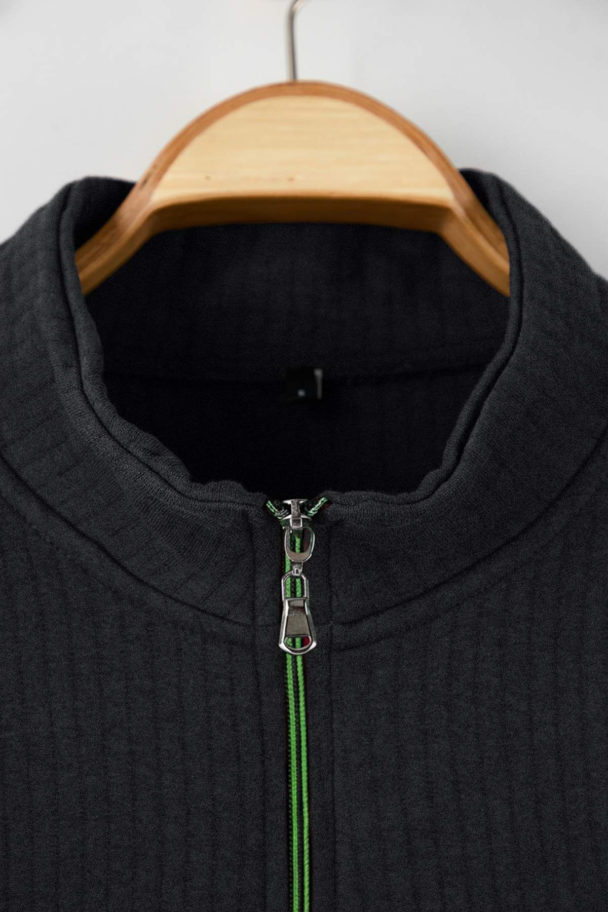 Trendyolmilla  Gri Regular/Normal Kesim Dokulu Etiket Detaylı Fermuarlı Sweatshirt TMNAW26SW00062 - Görsel 7