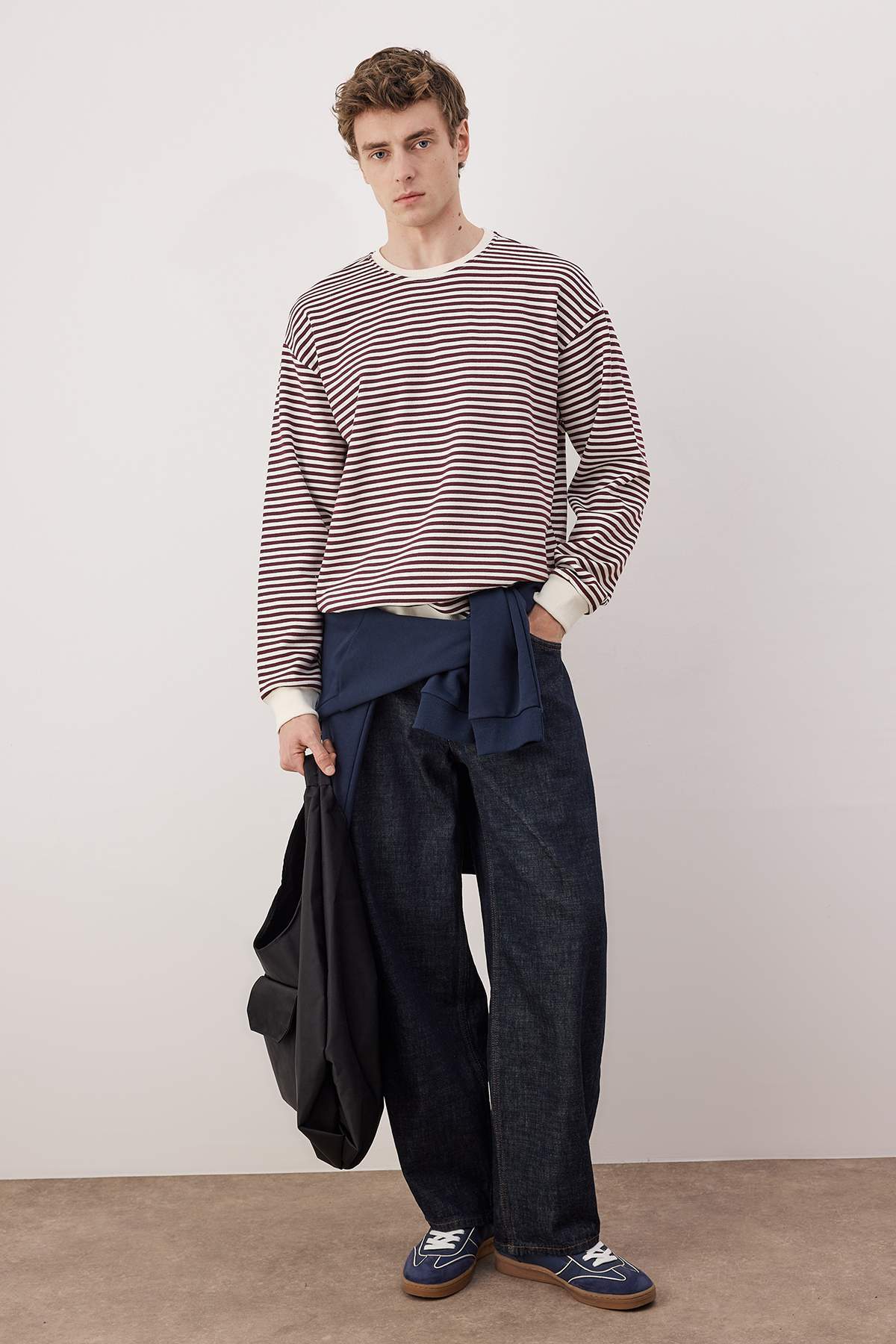 Trendyolmilla  Bordo Oversize/Geniş Kesim Çizgili İçi Polarlı Pamuklu Sweatshirt TMNAW24SW00065 - Görsel 2