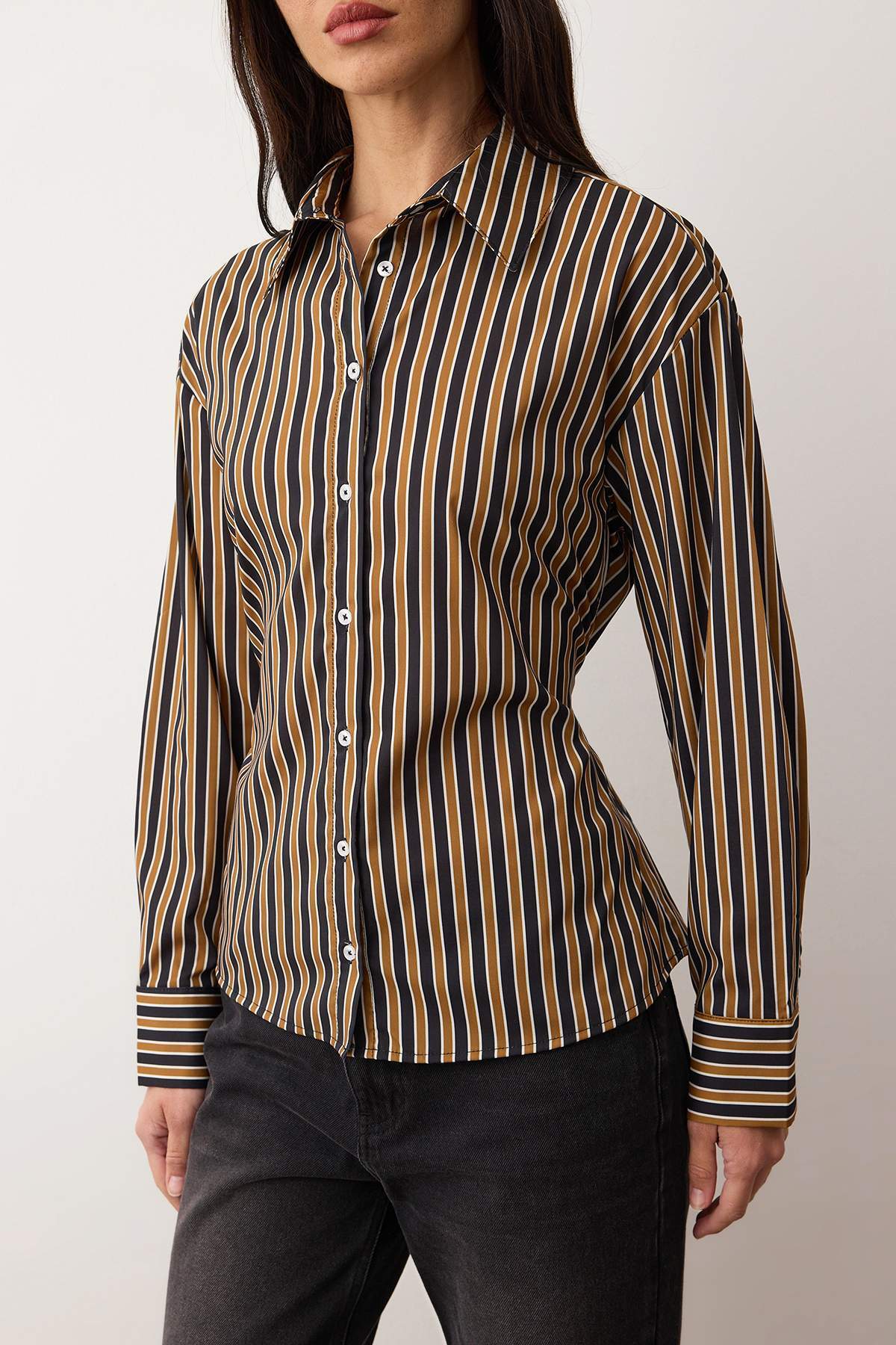 Trendyolmilla  Hardal Çizgili Beli Ayarlanabilir Dokuma Gömlek TWOAW26GO00124 - Görsel 3