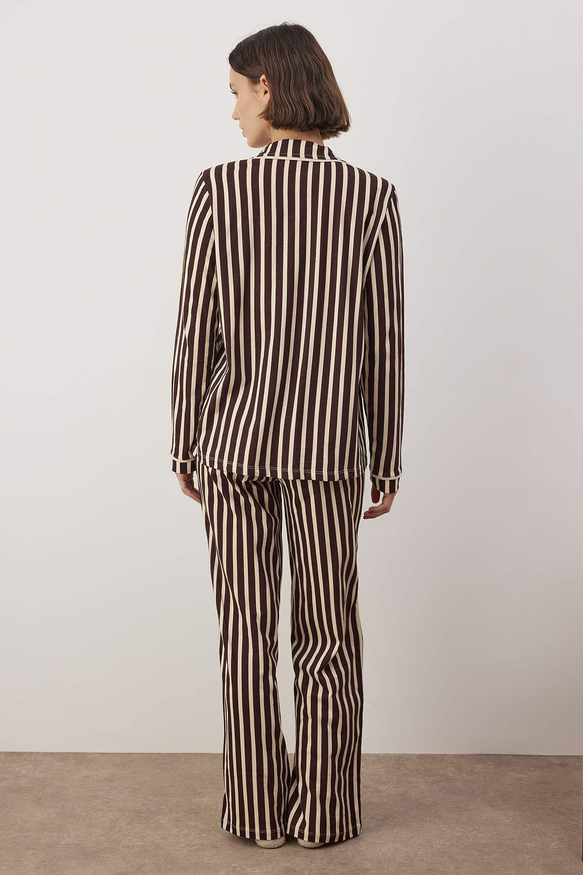 Trendyolmilla  Kahverengi %100 Pamuklu Çizgili Biye Detaylı Örme Pijama Takımı THMAW21PT0614 - Görsel 4