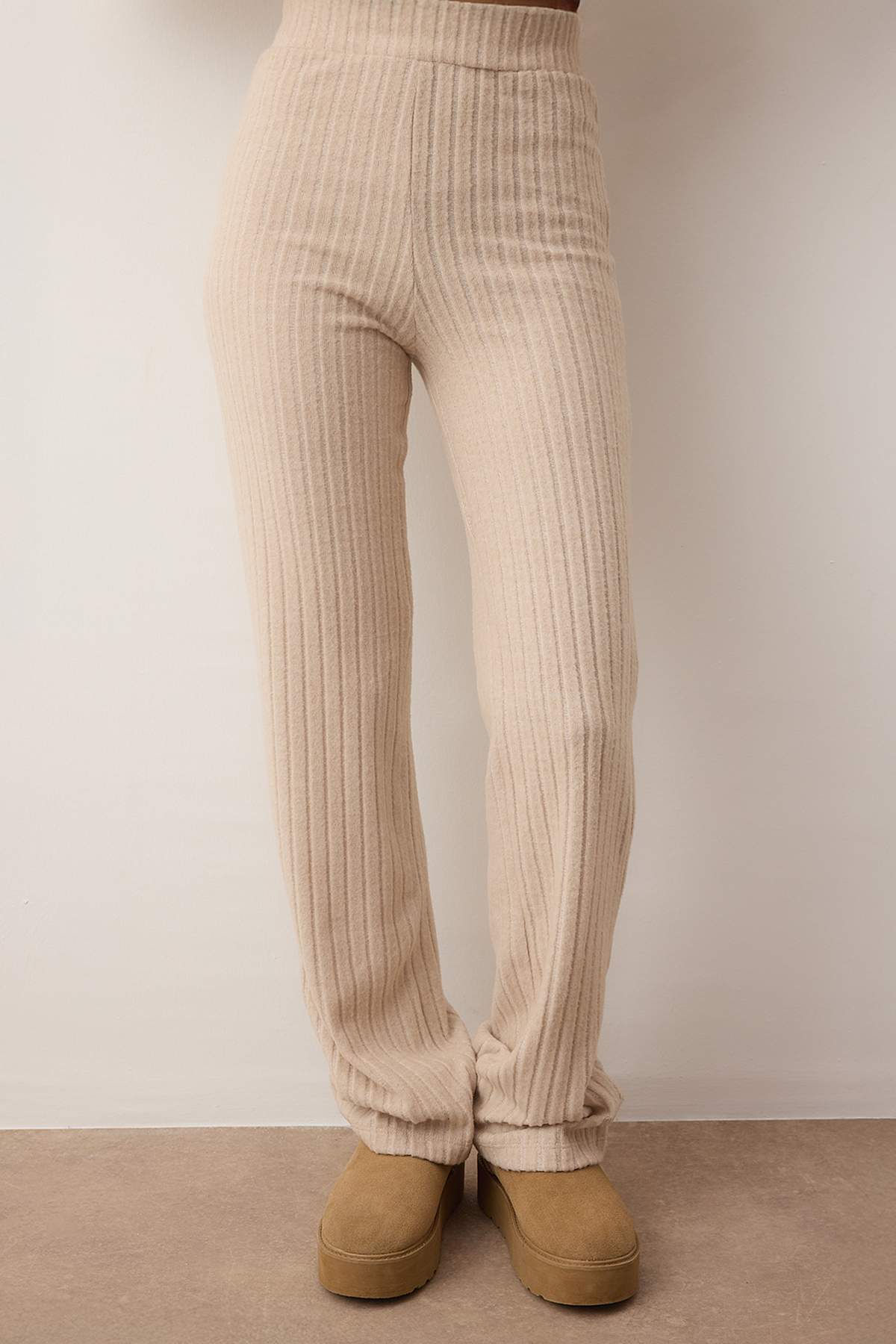 Trendyolmilla  Taş Dik Yaka Regular Üst Flare Alt Fitilli Esnek Örme Alt - Üst Takım TWOAW26AU00119 - Görsel 3