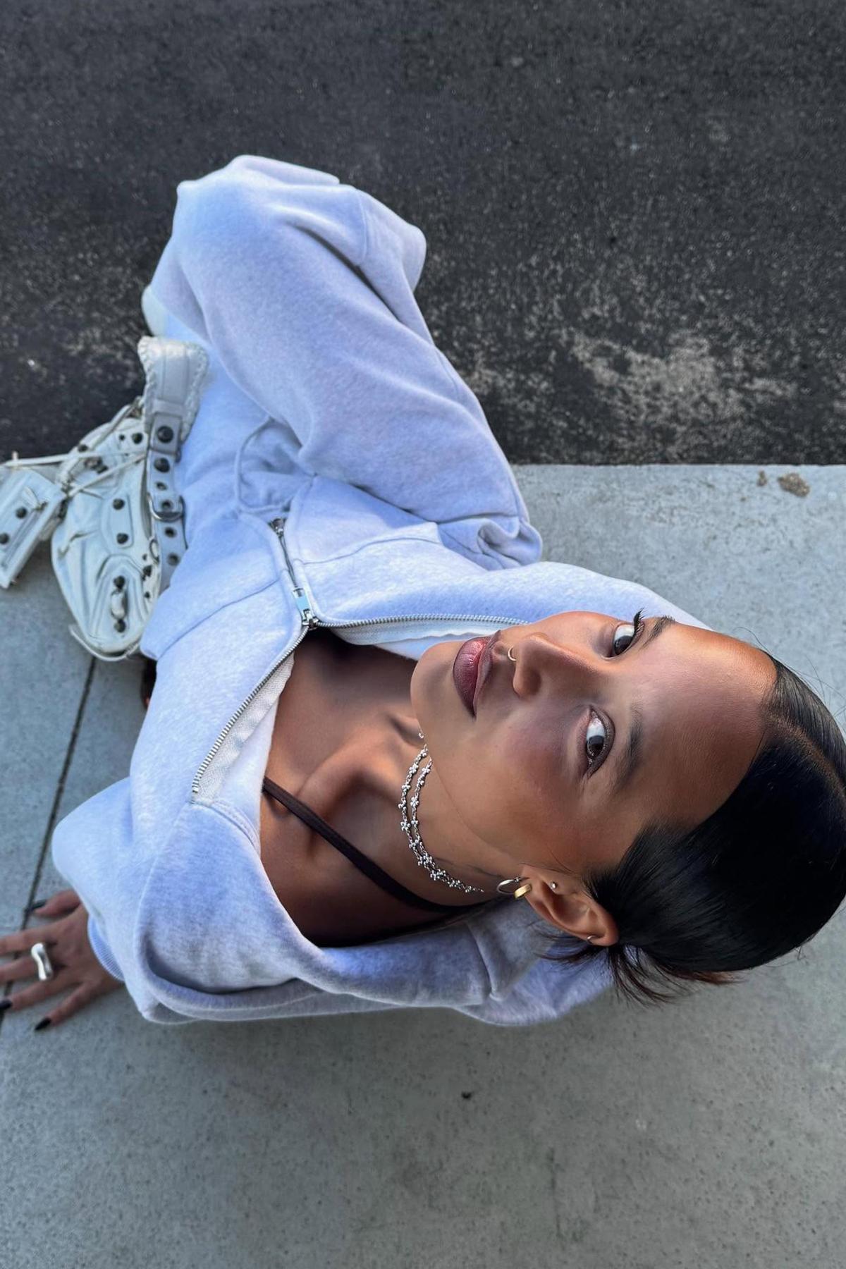 Bershka  Oversize kapüşonlu fermuarlı sweatshirt - Görsel 5