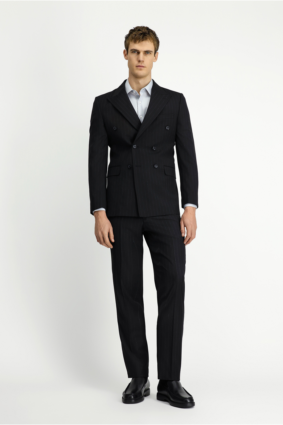 Kiğılı Regular Fit Sivri Yaka Yünlü Kruvaze Kapama Takım Elbise