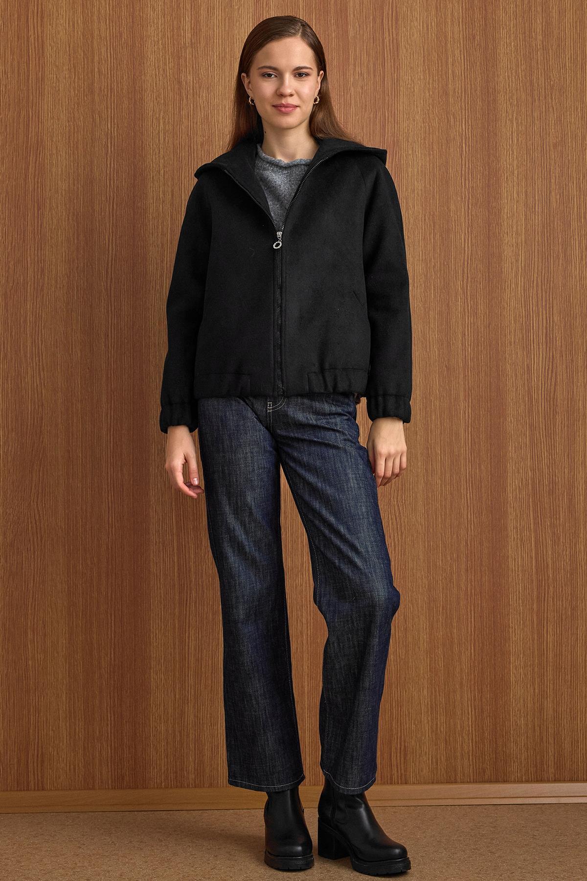 Olcay  Kapüşonlu Beli Lastikli Oversize Kısa Kaban SİYAH 3162