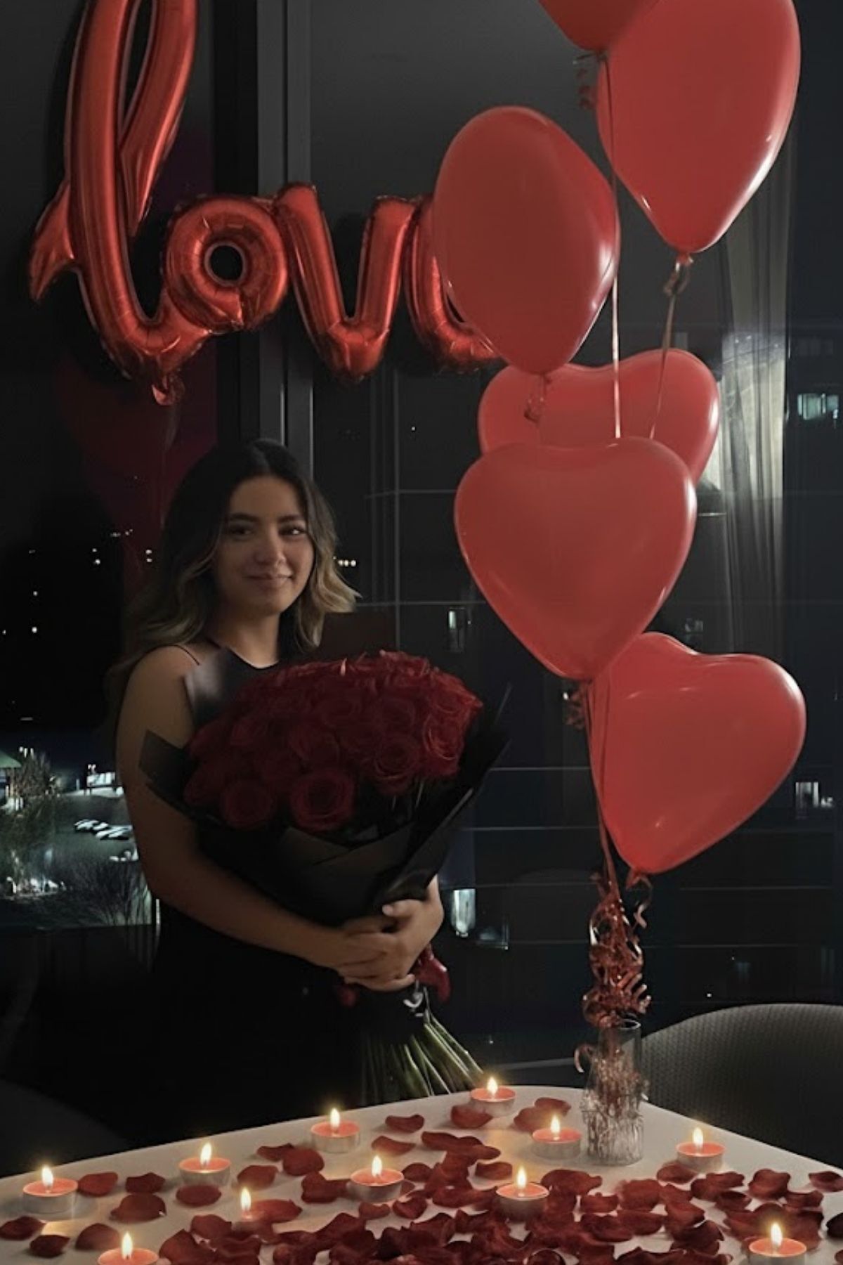 Baloncu Dede Kalpli Balon Love Folyo Balon Helyum Uyumlu Kuru Gül Mum Sevgililer Günü Yıl Dönümü Evlilik Teklifi