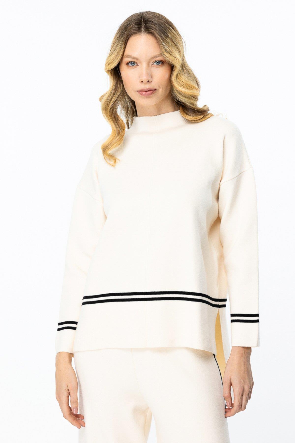 KATREGİYİM On Fashion Çizgi Desenli Kazak