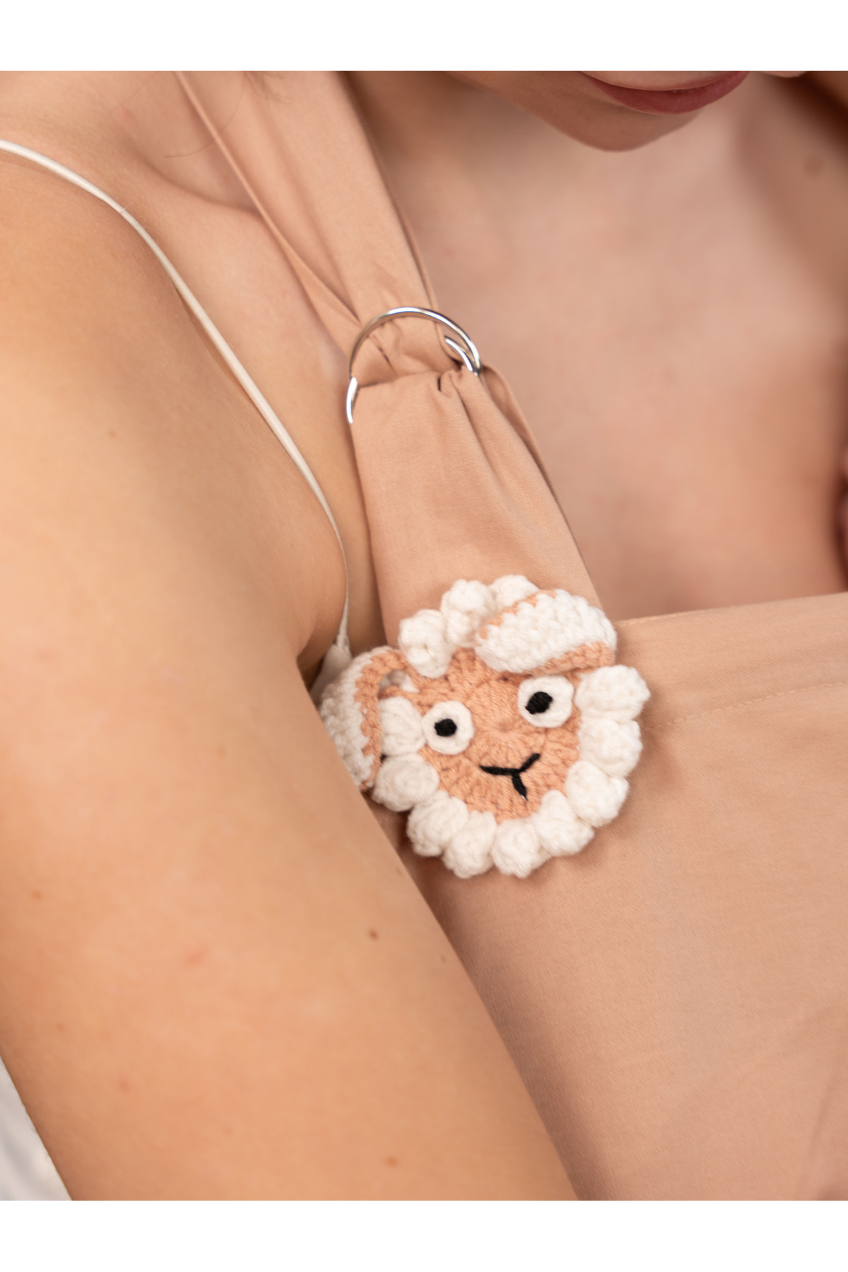 Atölye Eda Exclusive %100 Pamuklu Oeko-tex Sertifikalı Balenli Ayarlanabilir Yaka Aparatlı Emzirme Önlüğü 80x100cm fotoğrafı 2 (önizleme)