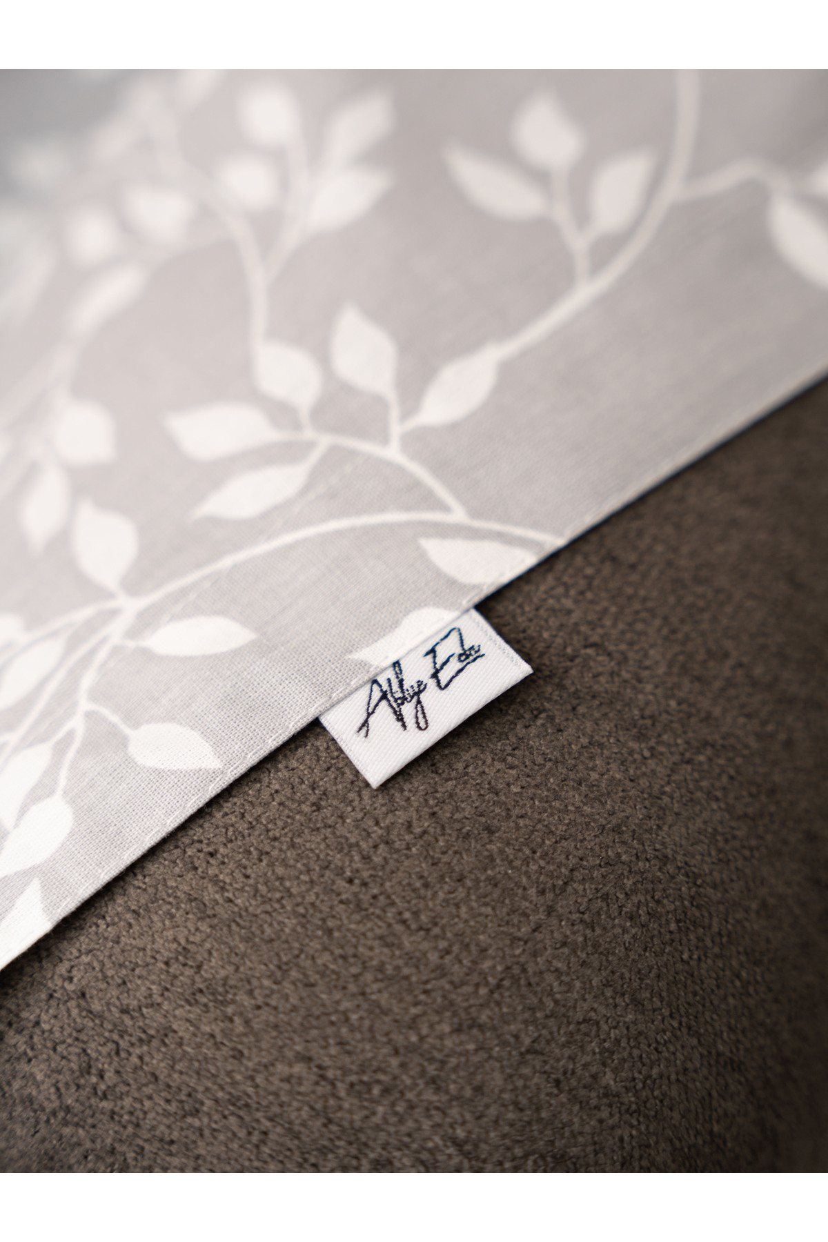 Atölye Eda Exclusive %100 Pamuklu Oeko-tex Sertifikalı Balenli Ayarlanabilir Yaka Aparatlı Emzirme Önlüğü 80x100cm fotoğrafı 7 (önizleme)