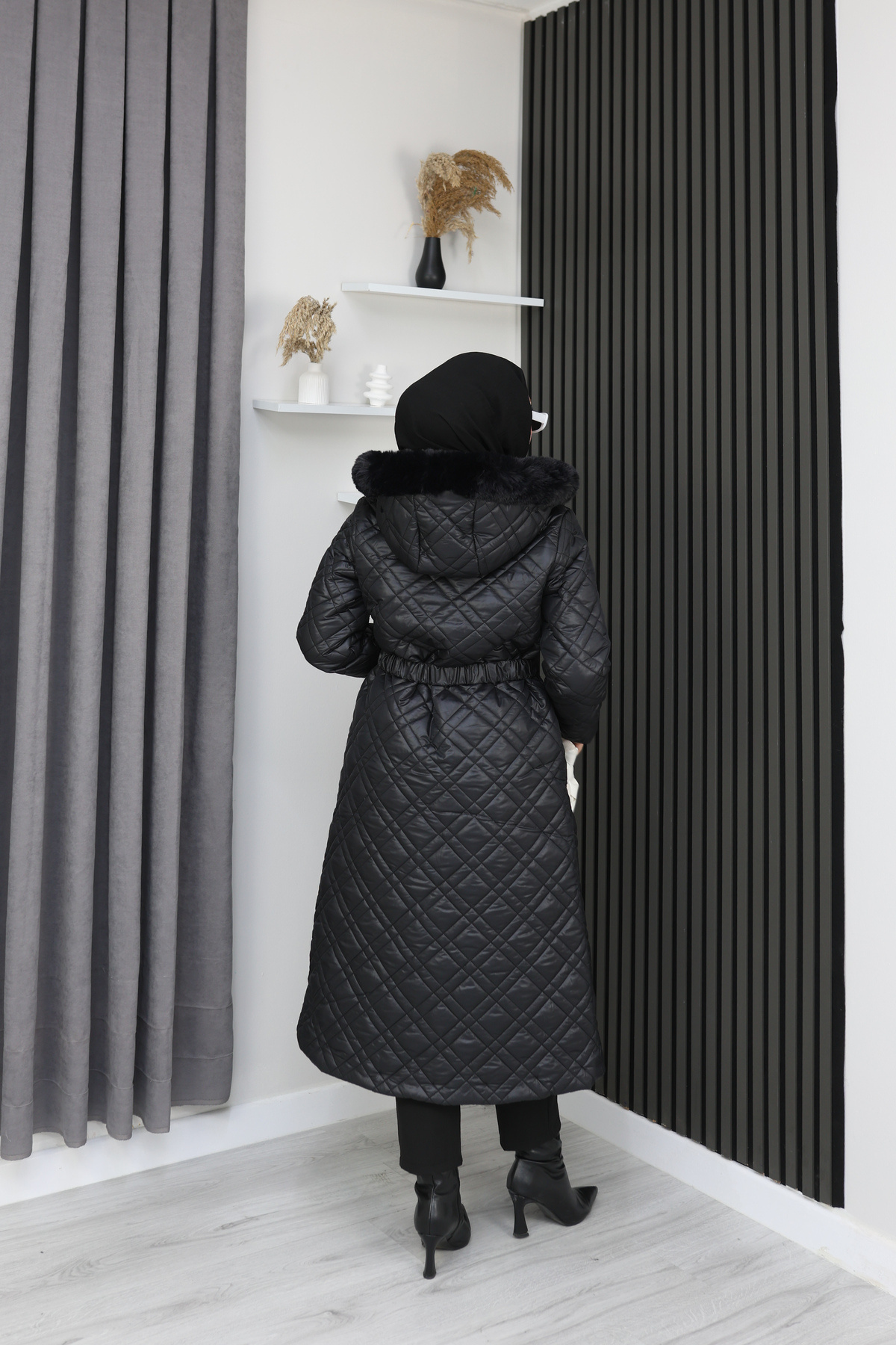 OKTAYUSTA COLLECTİON  Kadın Günlük Kürklü Seyyar Kemerli Kapitone Şişme Uzun Mont Siyah - Görsel 7