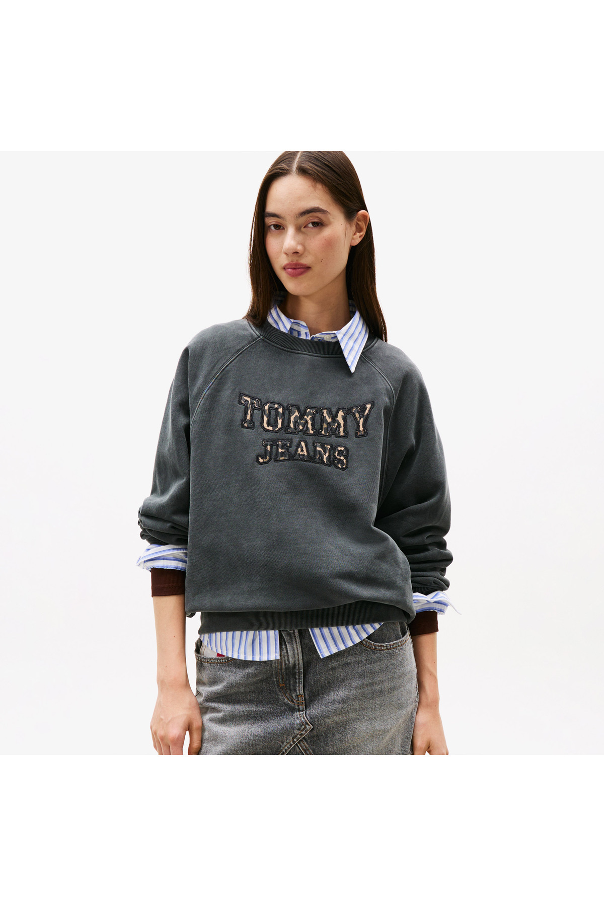 Tommy Hilfiger Kadın Boxy Fit Leopar Desenli Aplike Logolu Sweatshirt - Siyah